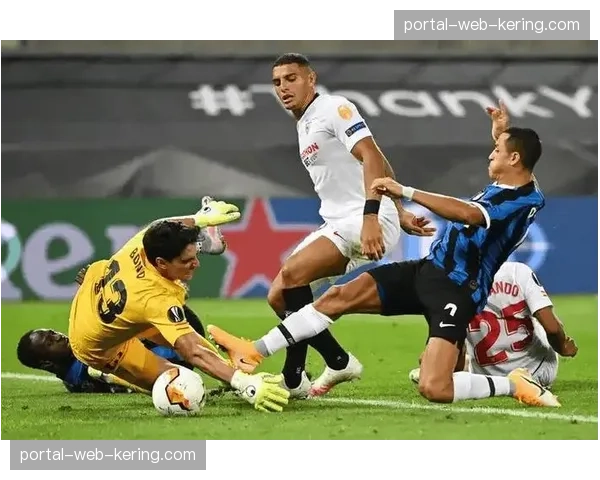 西甲实时:赫罗纳客场3-0领先塞维利亚,有望稳固欧冠席位 西甲实时:赫罗纳客场3-0领先塞维利亚,有望稳固欧冠席位